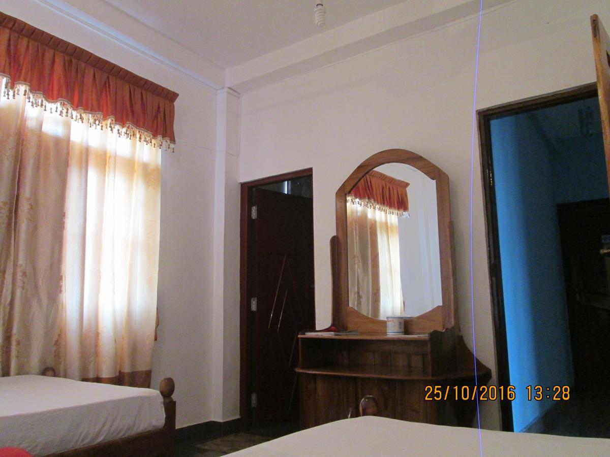 Hotel Blue Whale Джафна Екстер'єр фото
