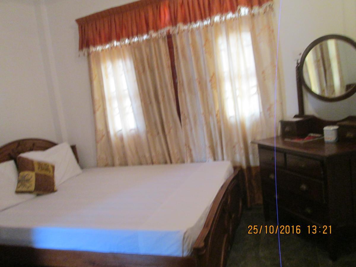 Hotel Blue Whale Джафна Екстер'єр фото