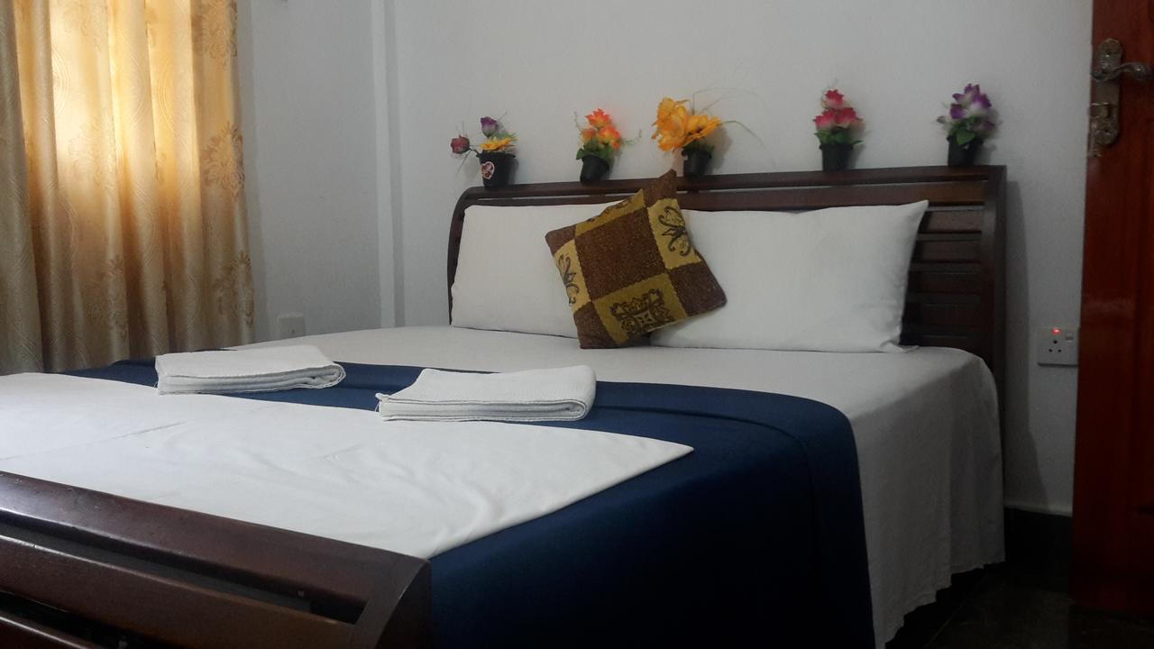 Hotel Blue Whale Джафна Екстер'єр фото