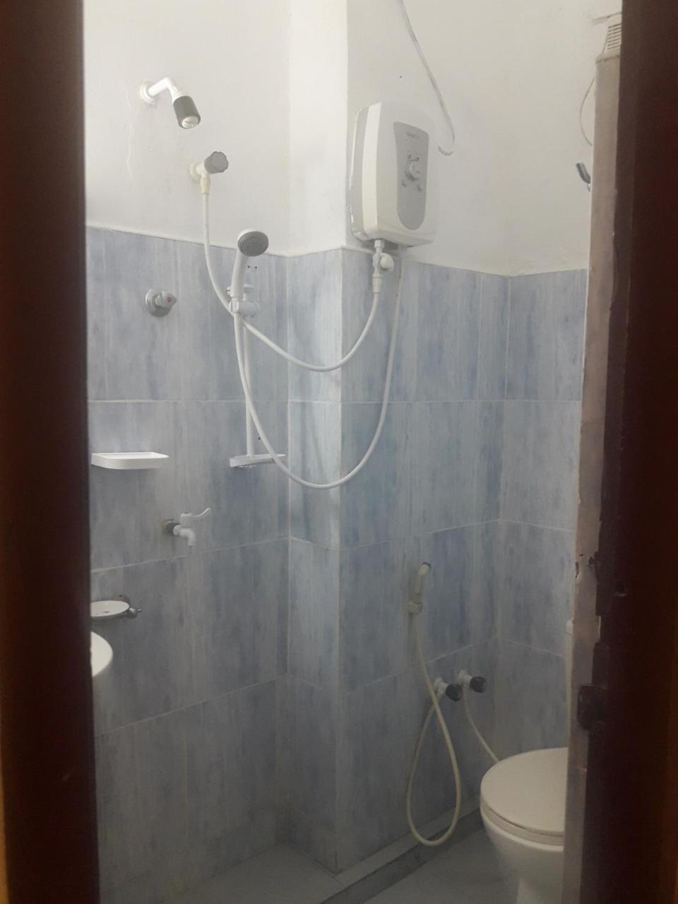 Hotel Blue Whale Джафна Екстер'єр фото