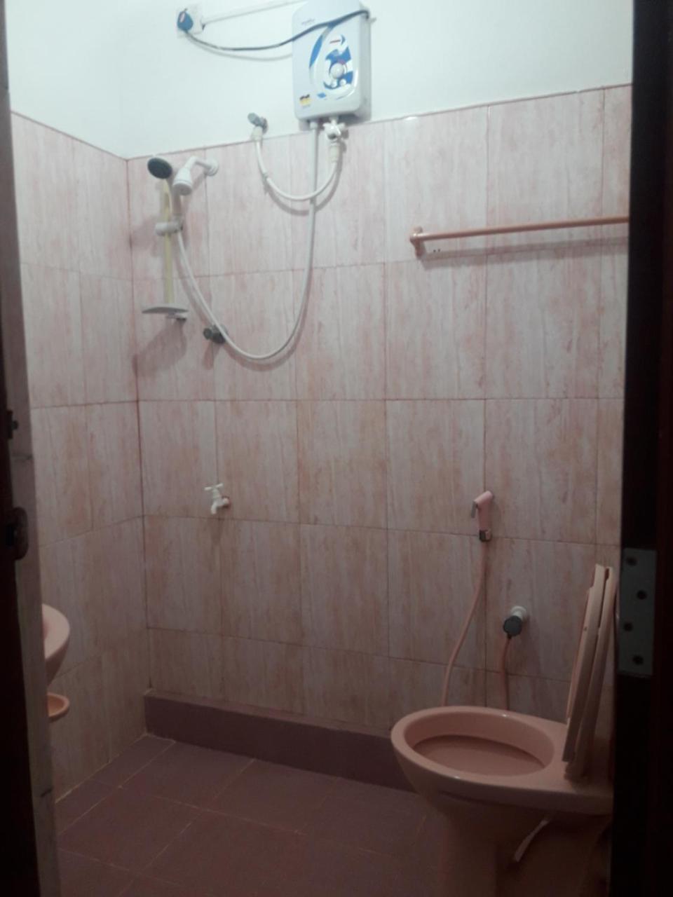 Hotel Blue Whale Джафна Екстер'єр фото